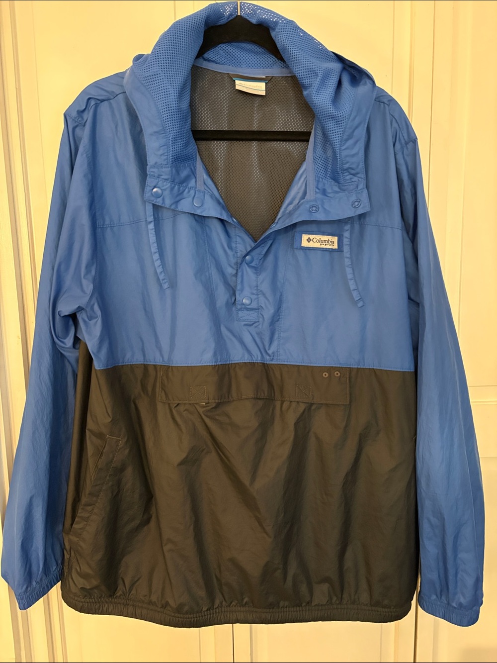 Columbia Blue and Black Packable Rain Pullover